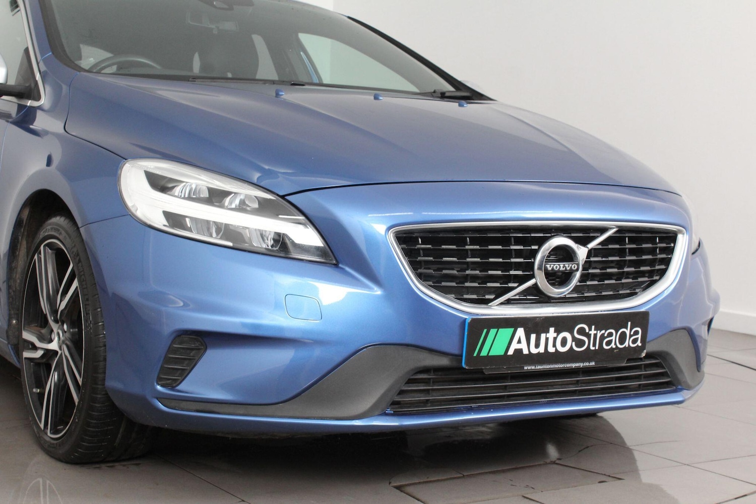 Used Volvo V40 2019 for sale - 76993618: Photo 57