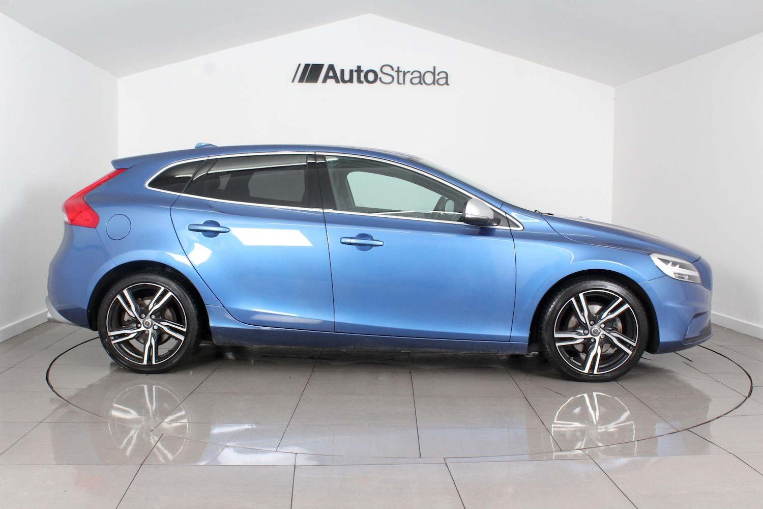 Used Volvo V40 2019 for sale - 76993618: Photo 7
