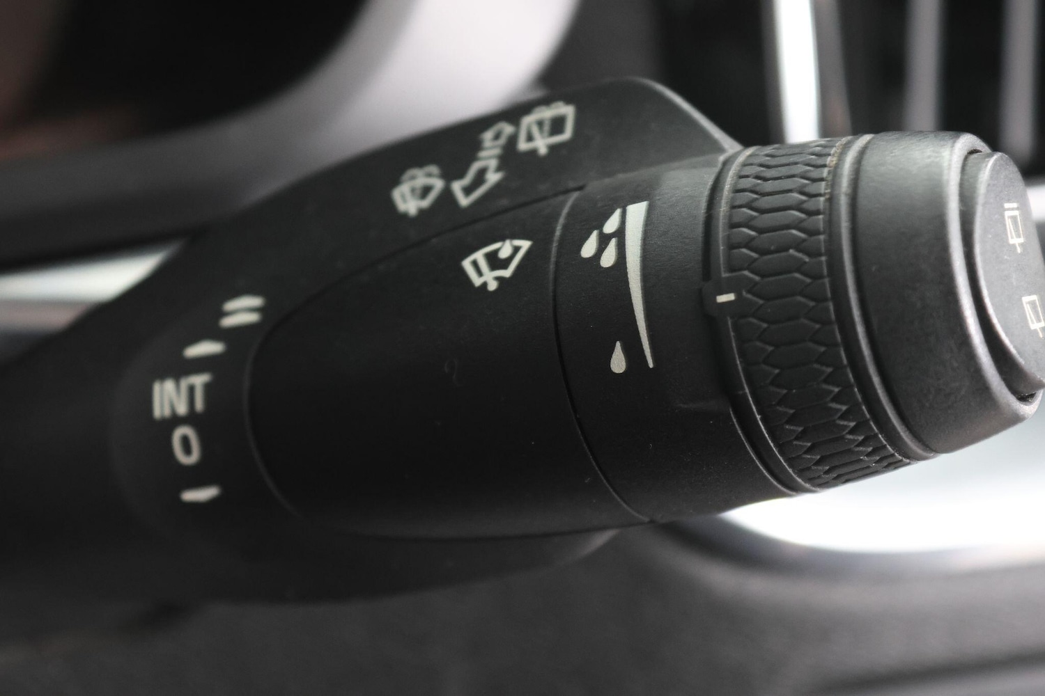 Used Volvo XC60 2018 for sale - 77120834: Photo 31