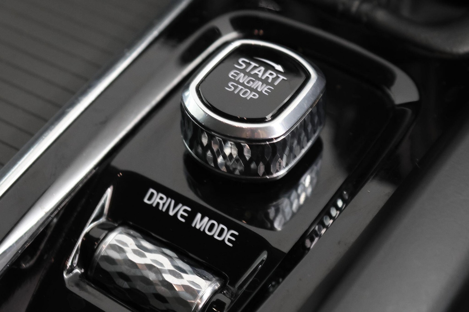 Used Volvo XC60 2018 for sale - 77120834: Photo 32