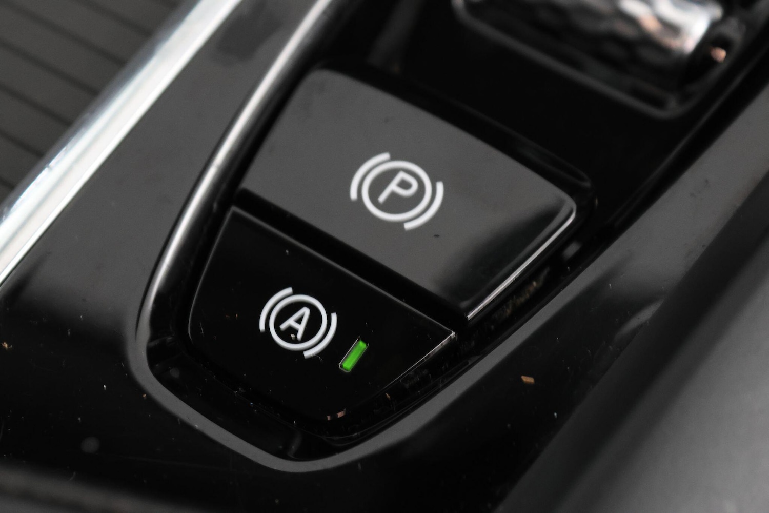 Used Volvo XC60 2018 for sale - 77120834: Photo 35