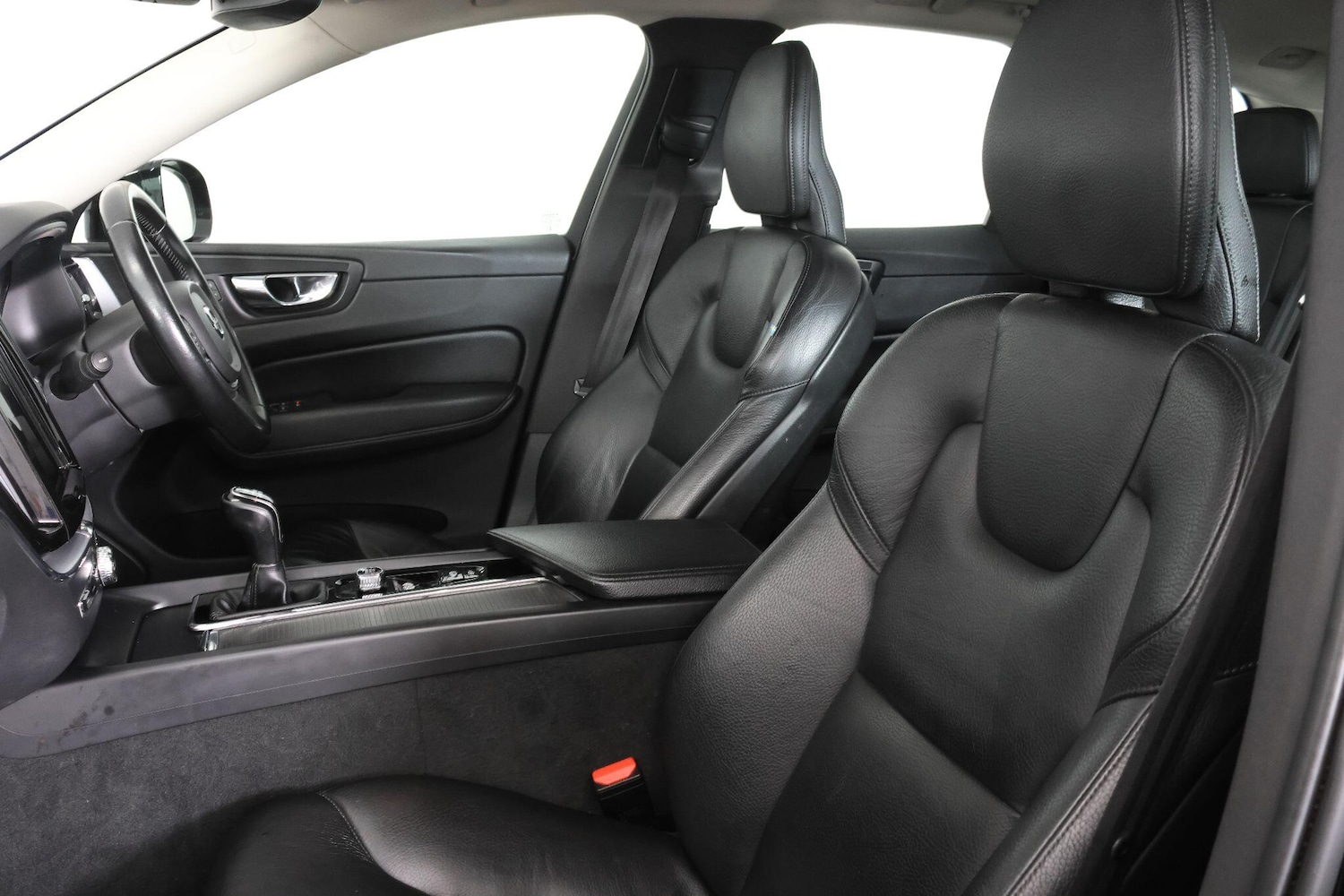 Used Volvo XC60 2018 for sale - 77120834: Photo 49