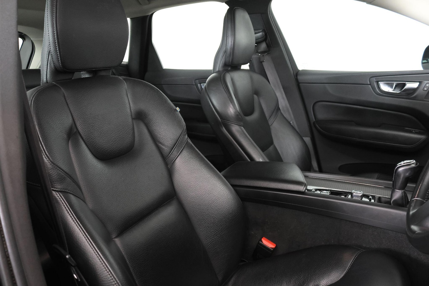 Used Volvo XC60 2018 for sale - 77120834: Photo 57