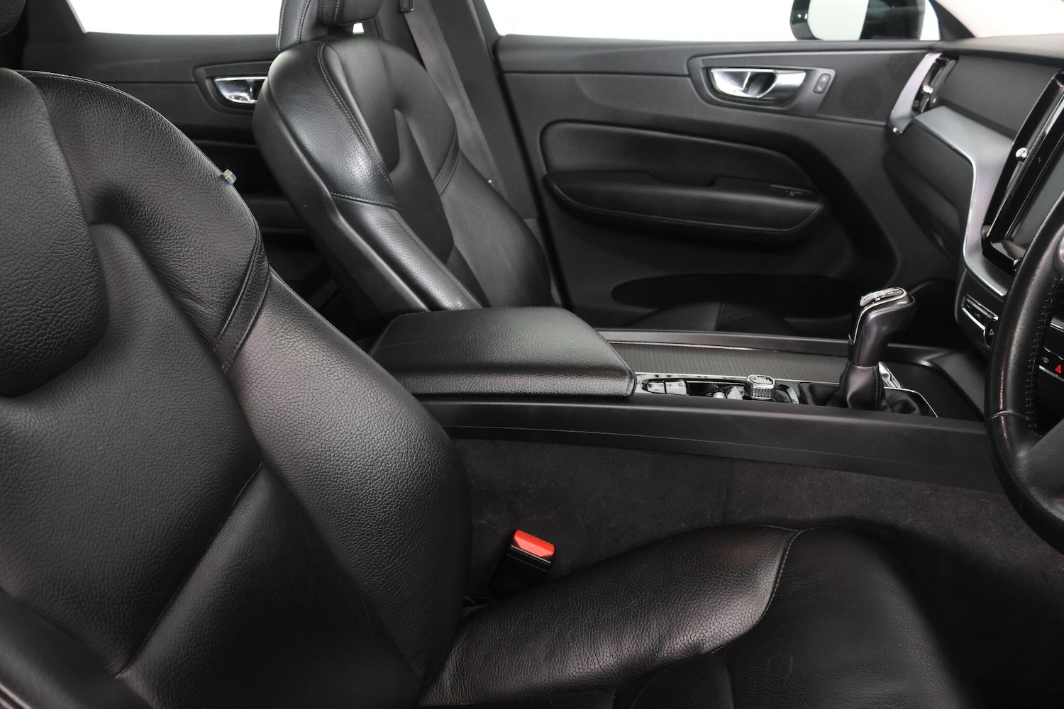 Used Volvo XC60 2018 for sale - 77120834: Photo 58