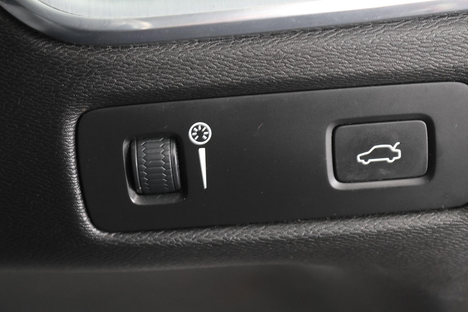 Used Volvo XC60 2018 for sale - 77120834: Photo 61