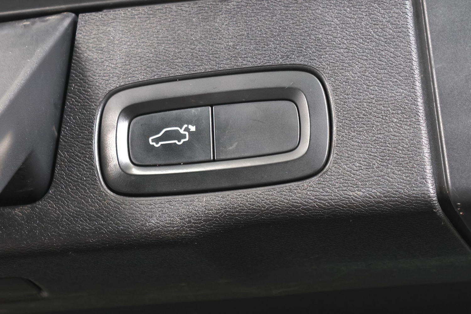 Used Volvo XC60 2018 for sale - 77120834: Photo 80