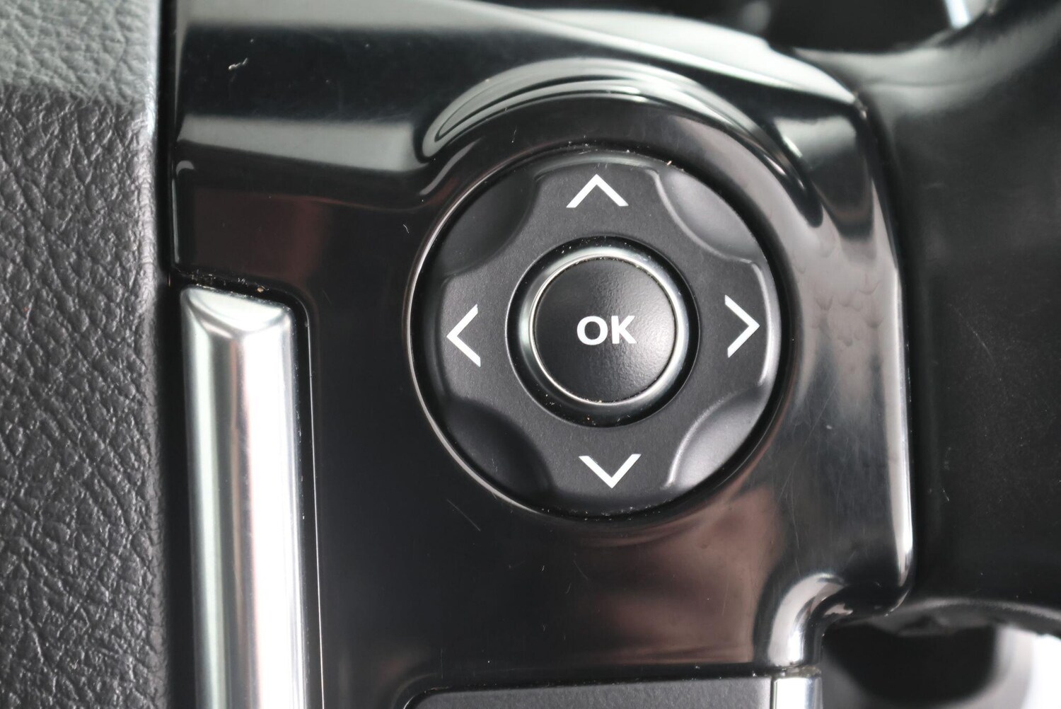 Used Land Rover Discovery 2015 for sale - 77646160: Photo 30