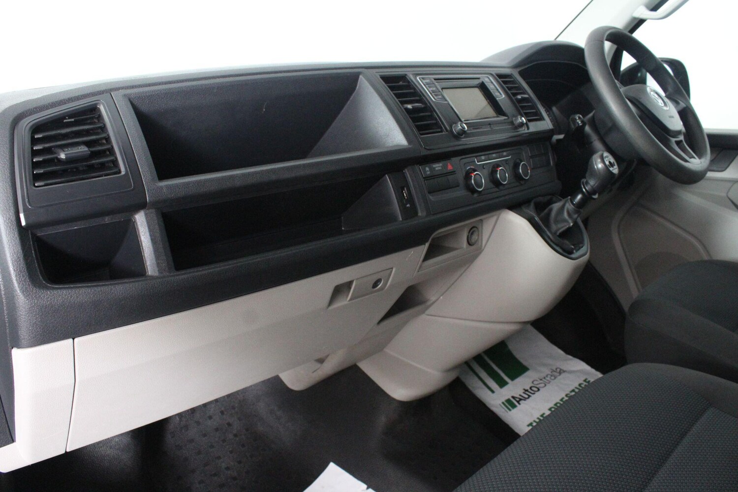 Used Volkswagen Transporter 2016 for sale - 76993325: Photo 42