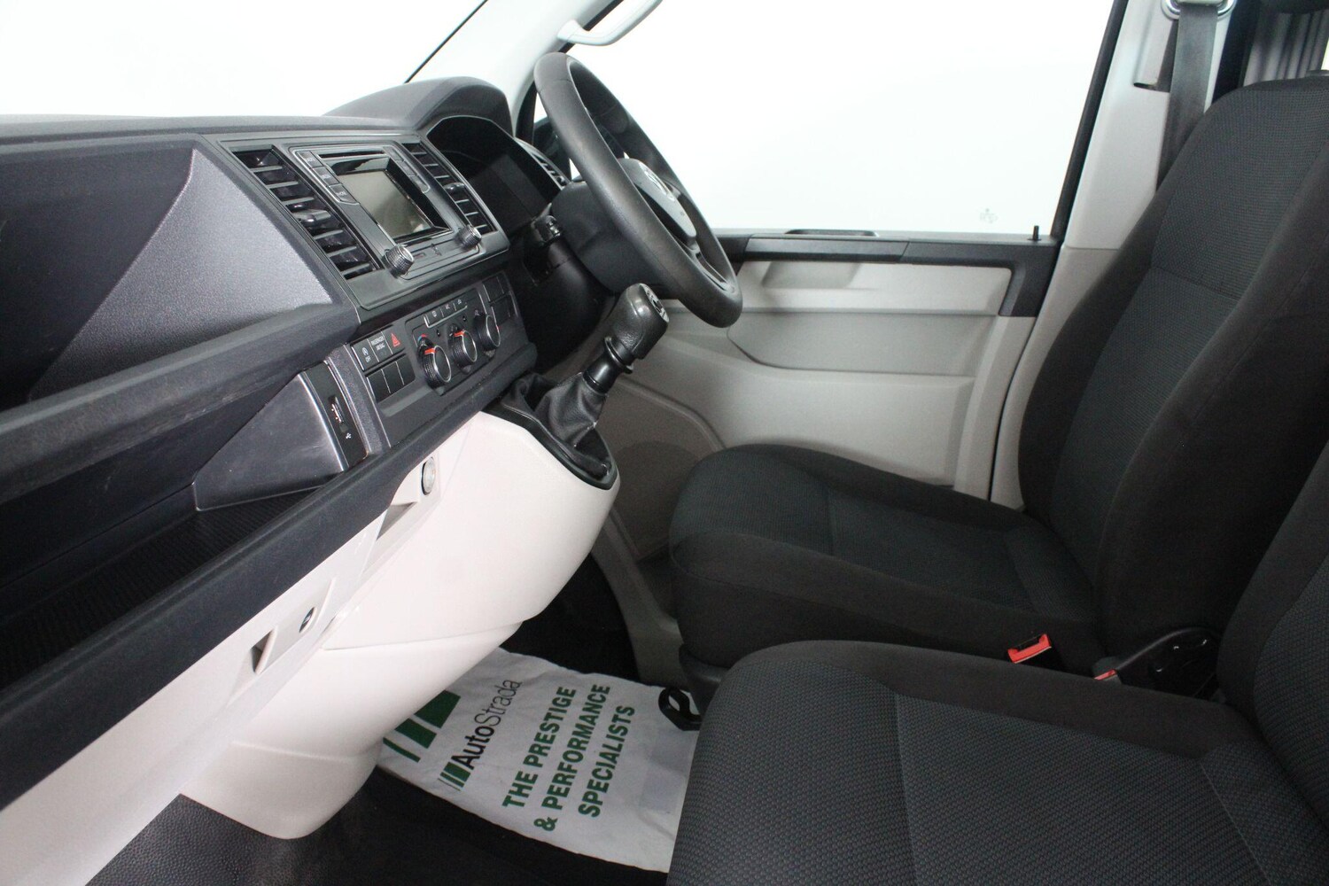 Used Volkswagen Transporter 2016 for sale - 76993325: Photo 44