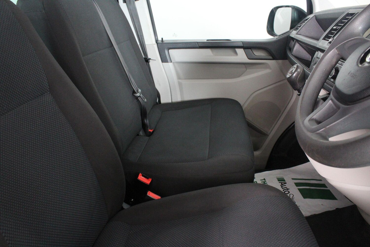 Used Volkswagen Transporter 2016 for sale - 76993325: Photo 47