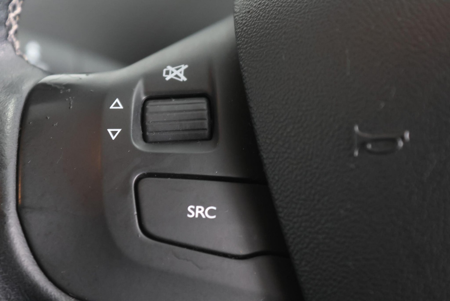 Used Peugeot 208 2016 for sale - 77345291: Photo 27