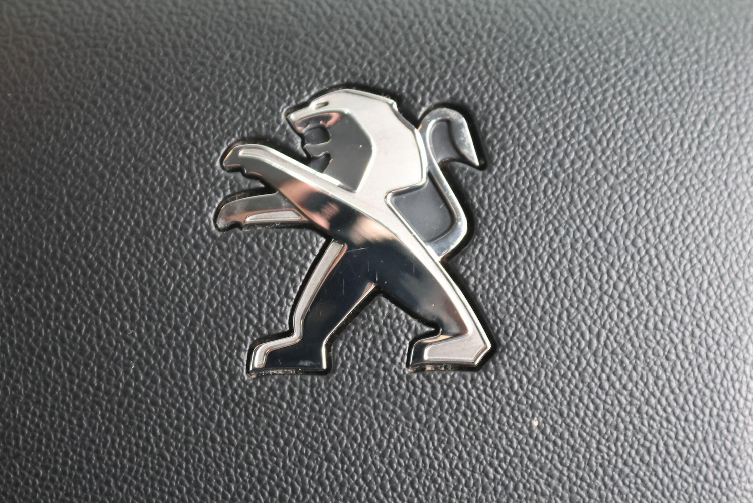 Used Peugeot 208 2016 for sale - 77345291: Photo 29