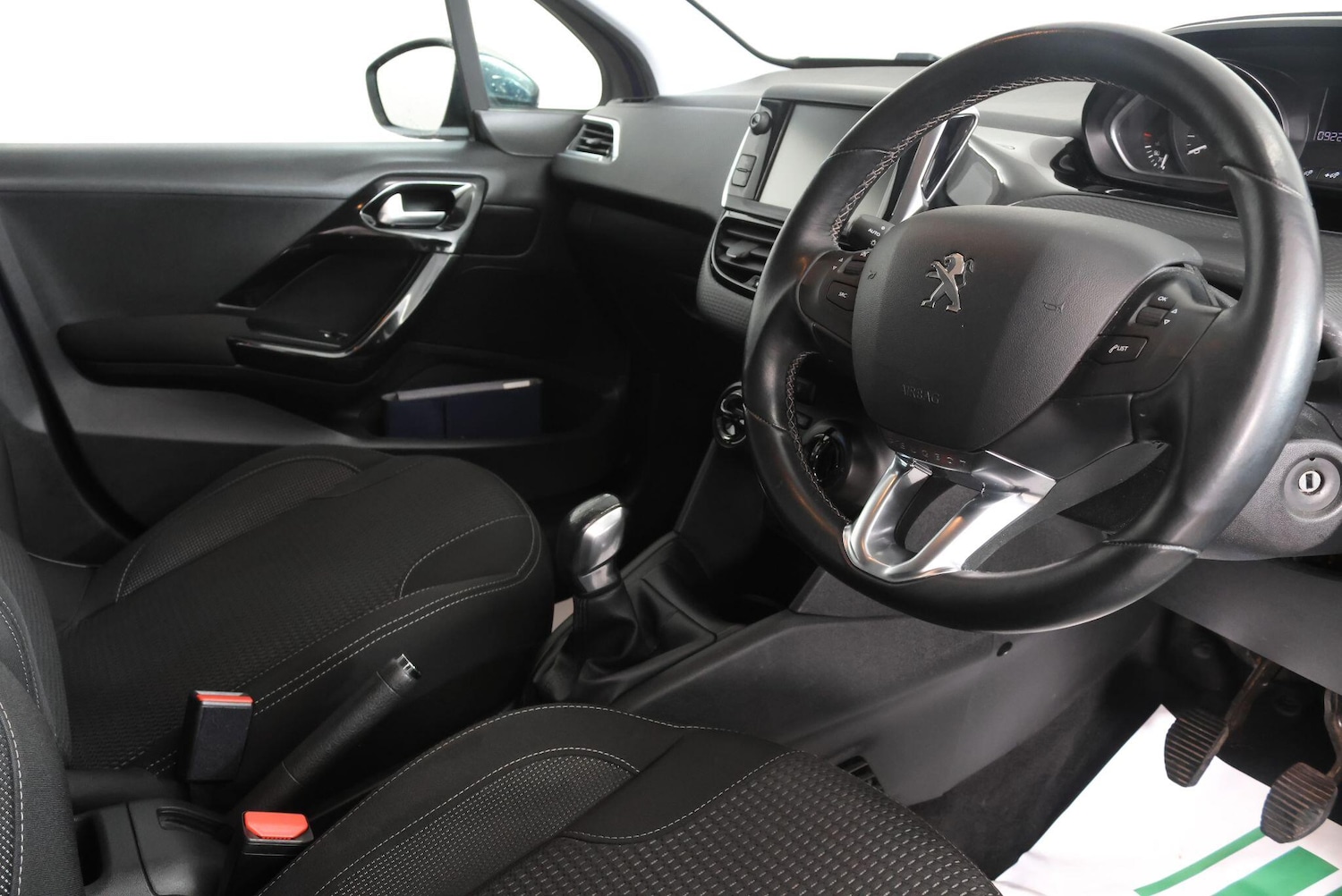 Used Peugeot 208 2016 for sale - 77345291: Photo 3
