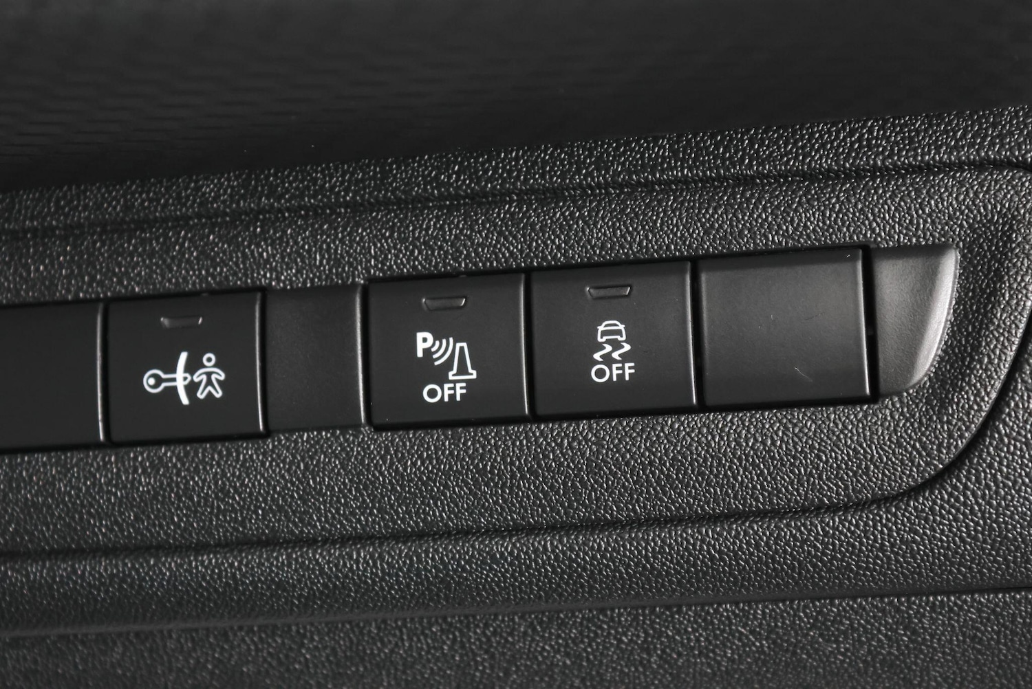 Used Peugeot 208 2016 for sale - 77345291: Photo 40