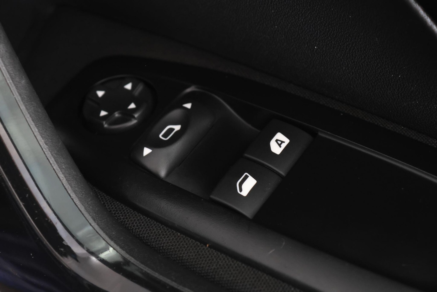 Used Peugeot 208 2016 for sale - 77345291: Photo 41