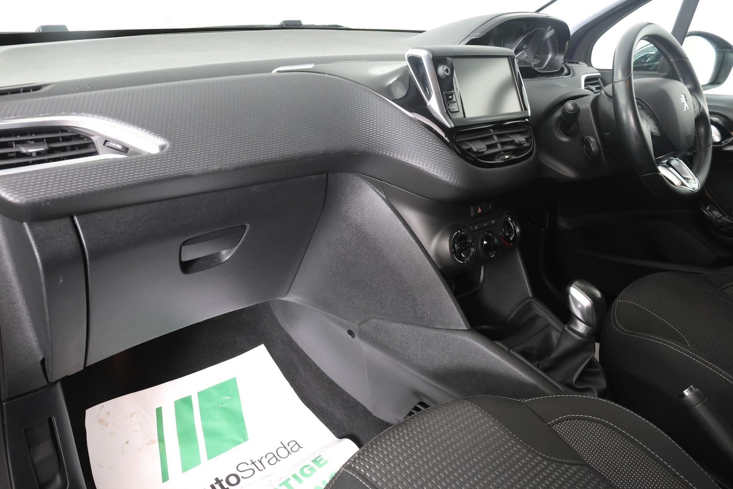 Used Peugeot 208 2016 for sale - 77345291: Photo 42