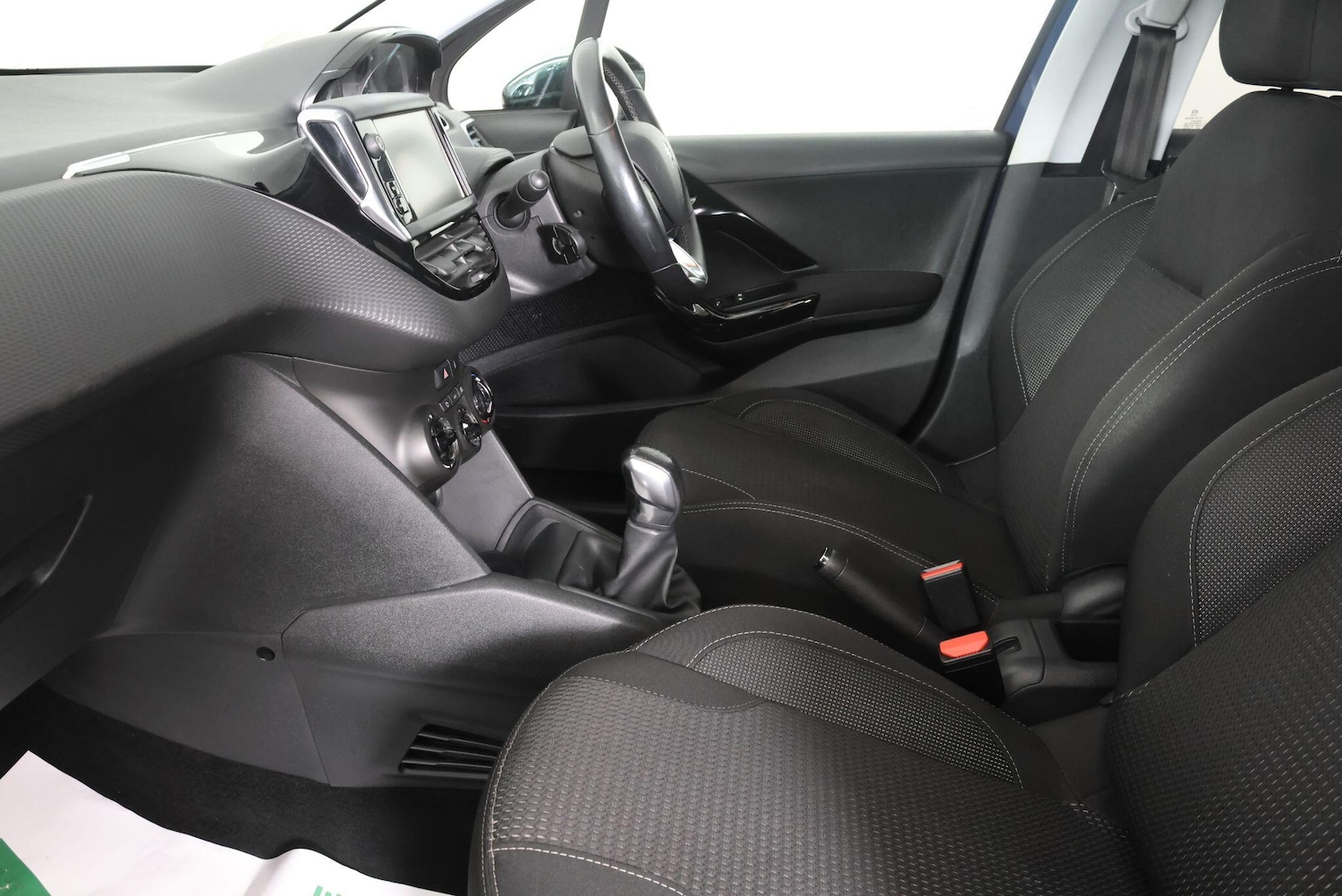 Used Peugeot 208 2016 for sale - 77345291: Photo 44