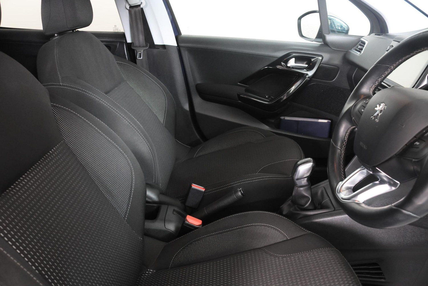 Used Peugeot 208 2016 for sale - 77345291: Photo 47