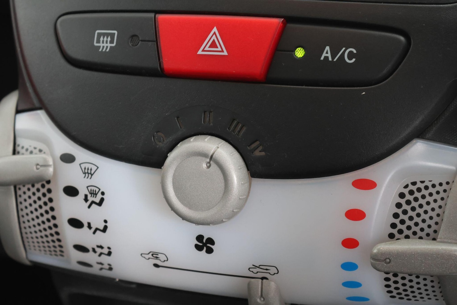 Used Peugeot 107 for sale - 77646610: Photo 29