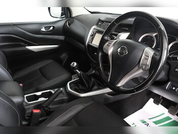 Used Nissan Navara 2019 for sale - 77753077: Photo