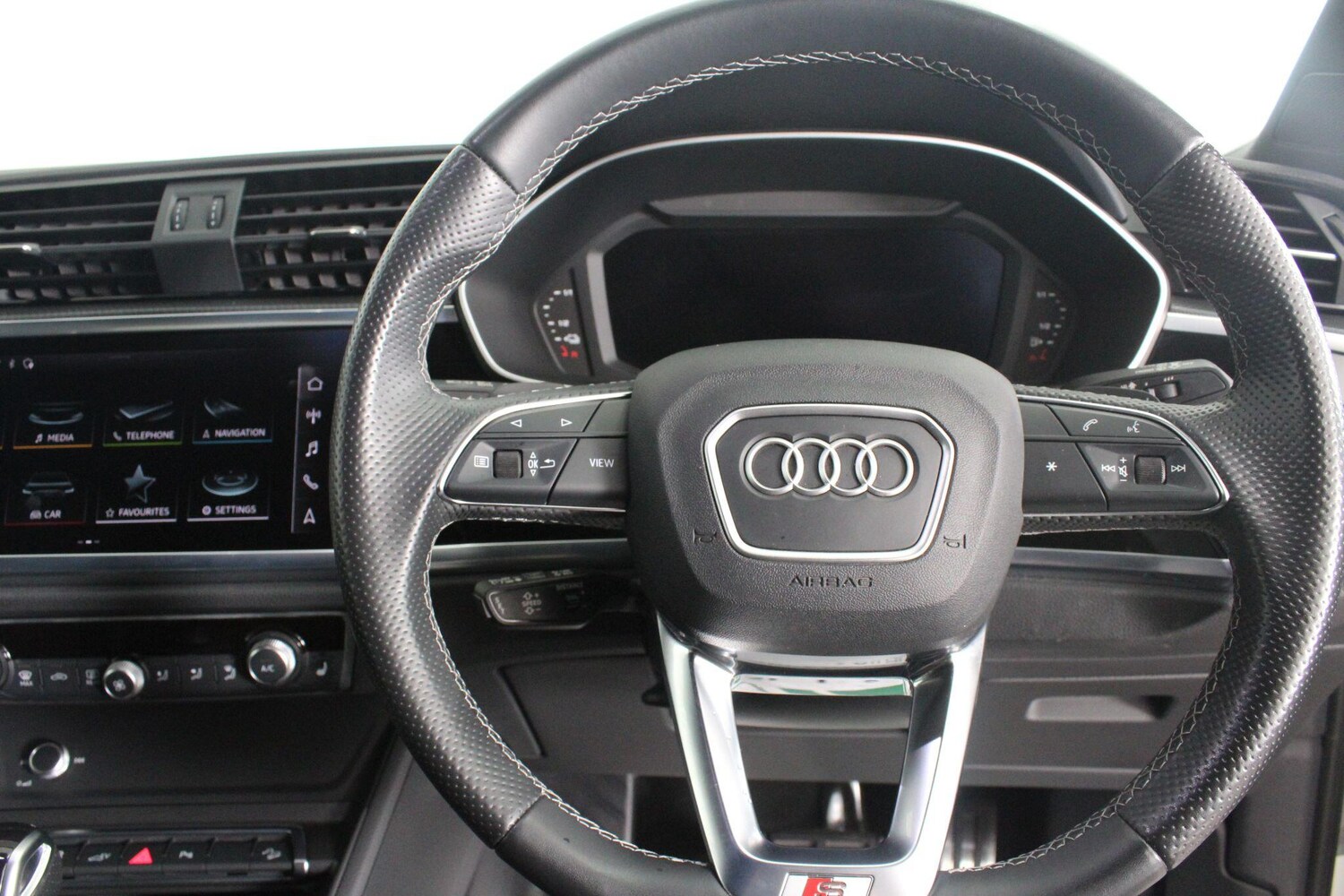 Used Audi Q3 for sale - 76997293: Photo 24