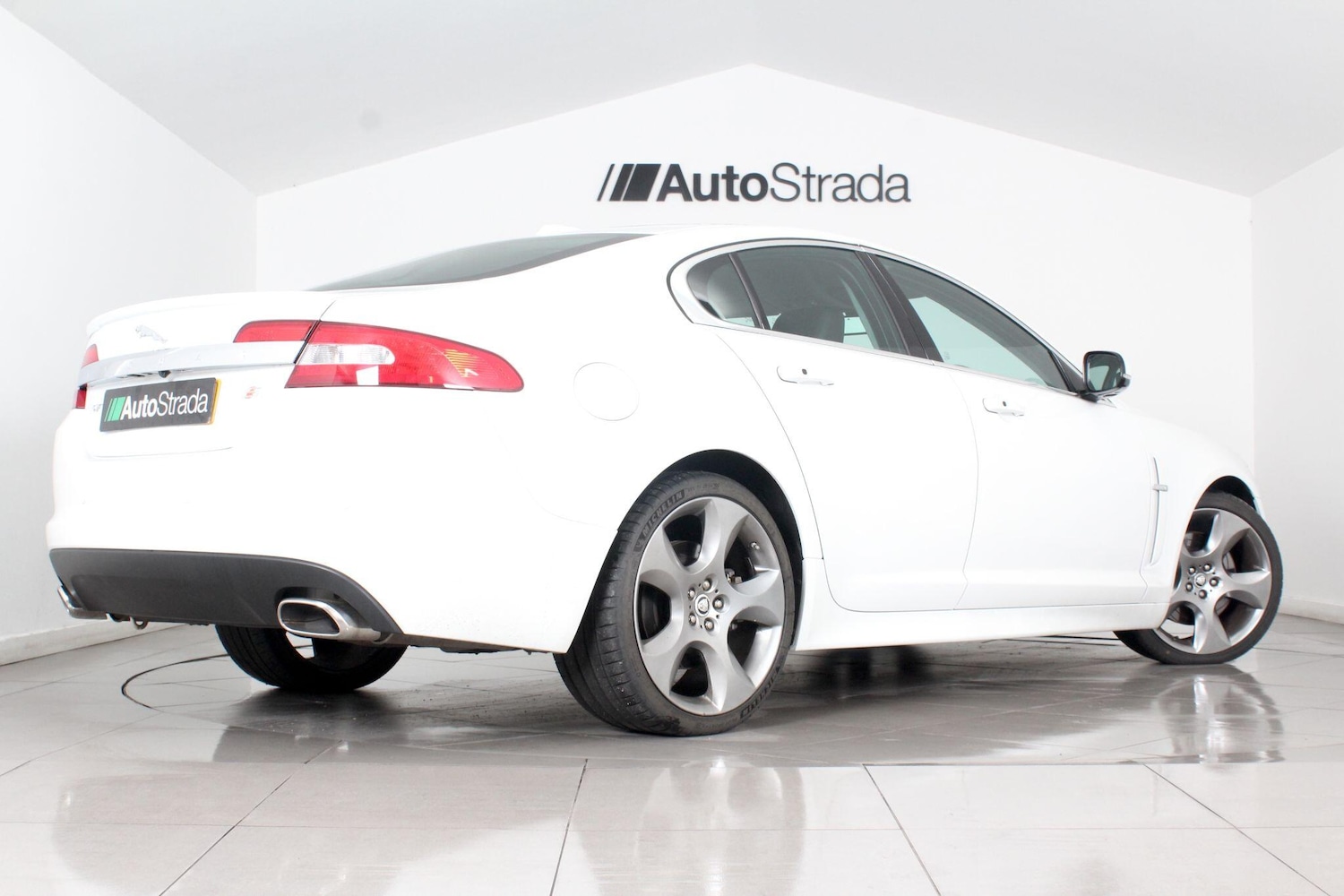 Used Jaguar XF 2011 for sale - 76992418: Photo 10