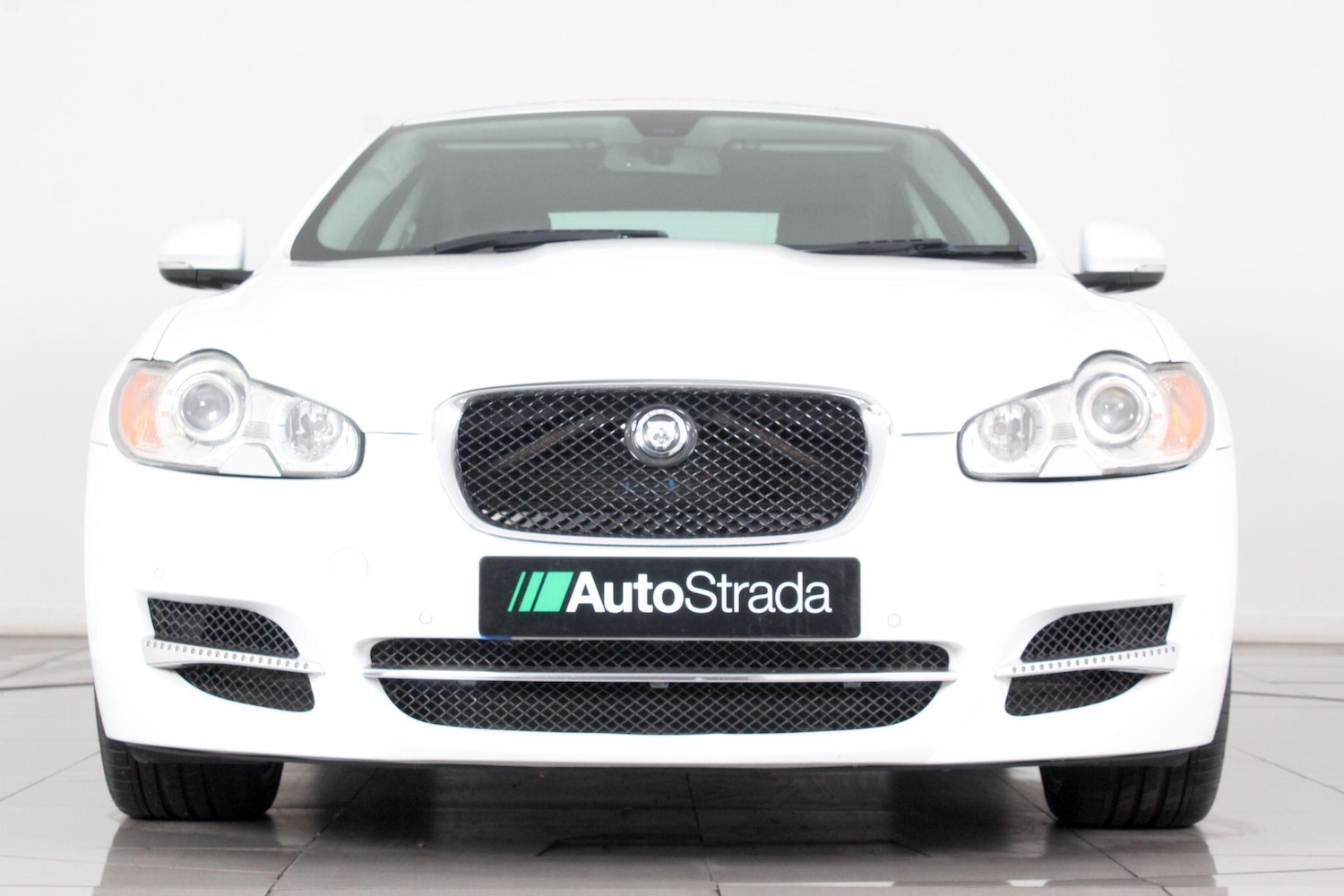 Used Jaguar XF 2011 for sale - 76992418: Photo 17