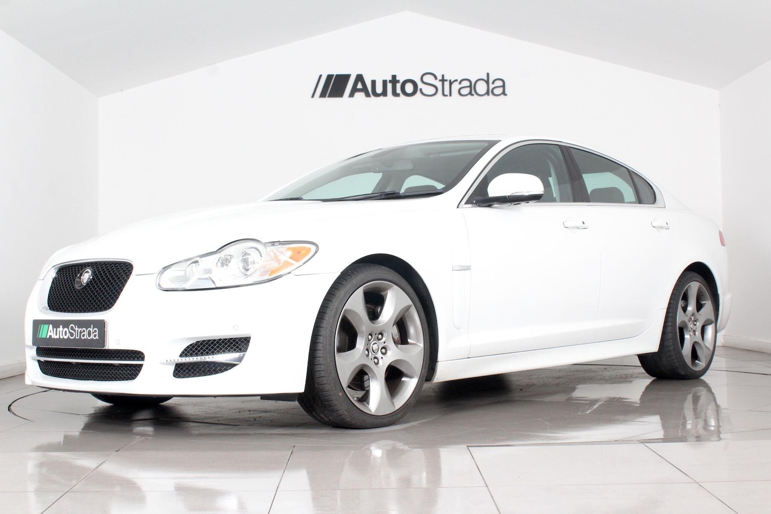 Used Jaguar XF 2011 for sale - 76992418: Photo 19
