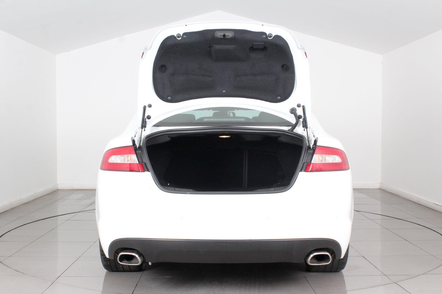 Used Jaguar XF 2011 for sale - 76992418: Photo 21