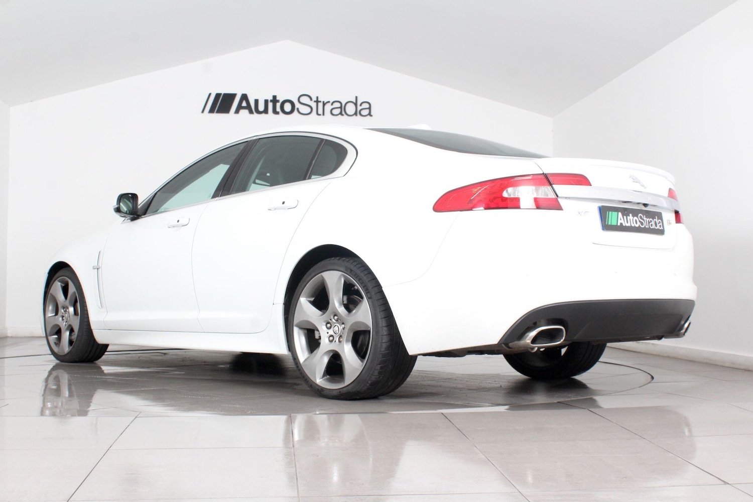 Used Jaguar XF 2011 for sale - 76992418: Photo 22