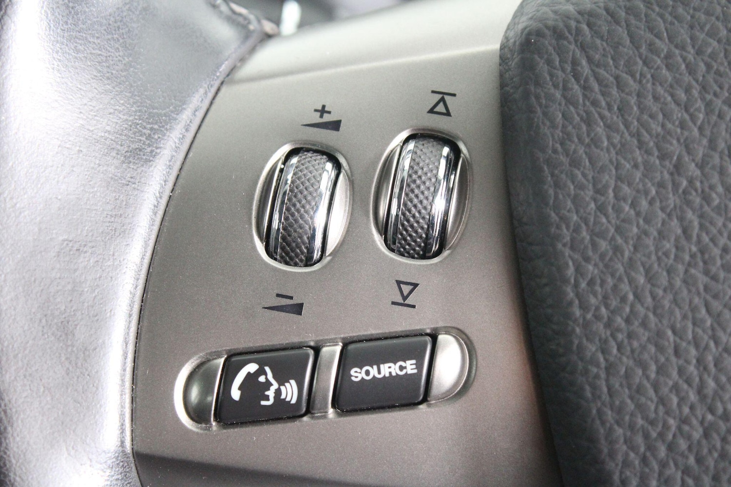 Used Jaguar XF 2011 for sale - 76992418: Photo 26