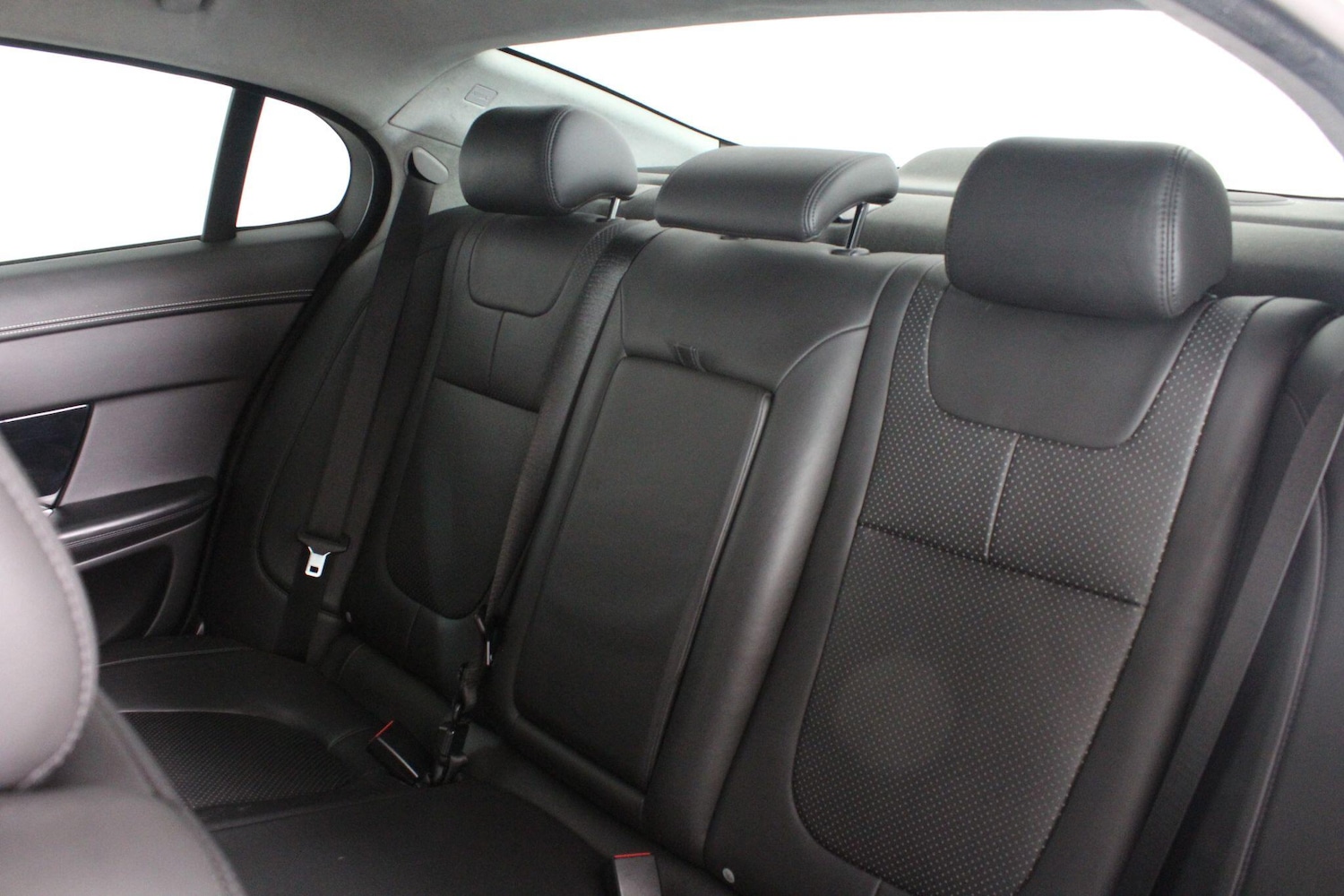 Used Jaguar XF 2011 for sale - 76992418: Photo 35