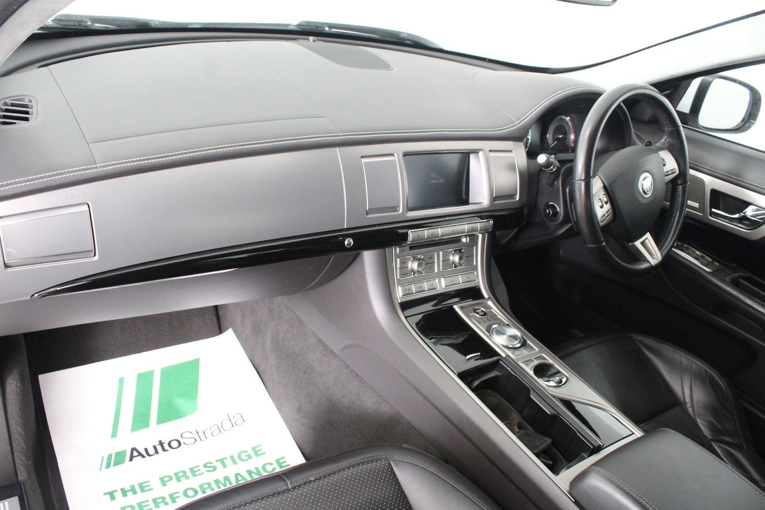 Used Jaguar XF 2011 for sale - 76992418: Photo 37