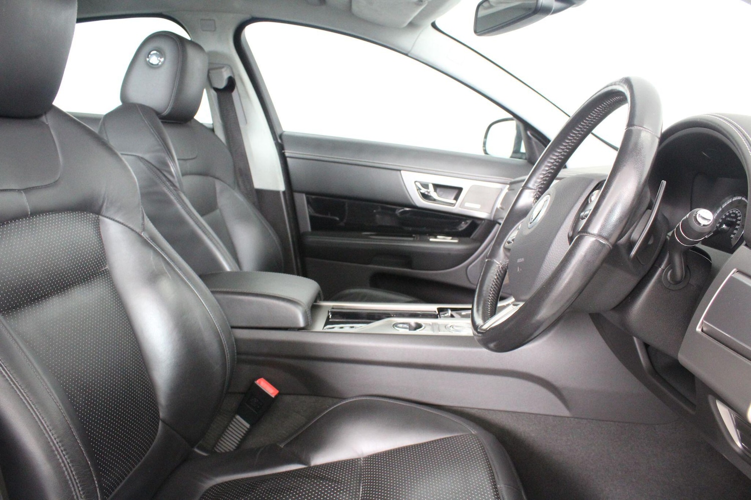 Used Jaguar XF 2011 for sale - 76992418: Photo 44