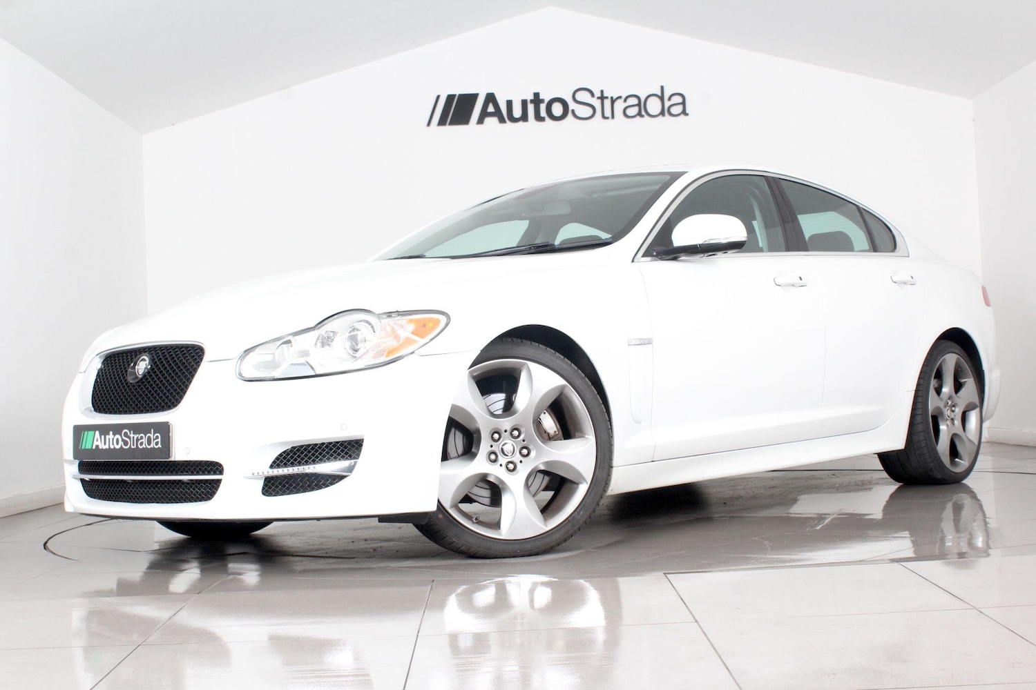 Used Jaguar XF 2011 for sale - 76992418: Photo 6