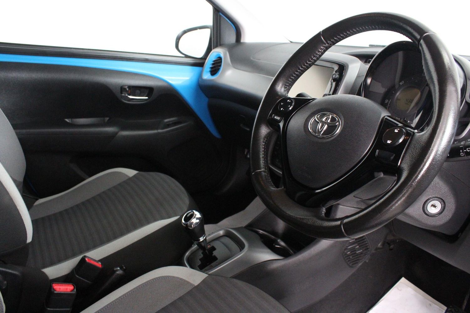 Used Toyota AYGO 2018 for sale - 76991378: Photo 2
