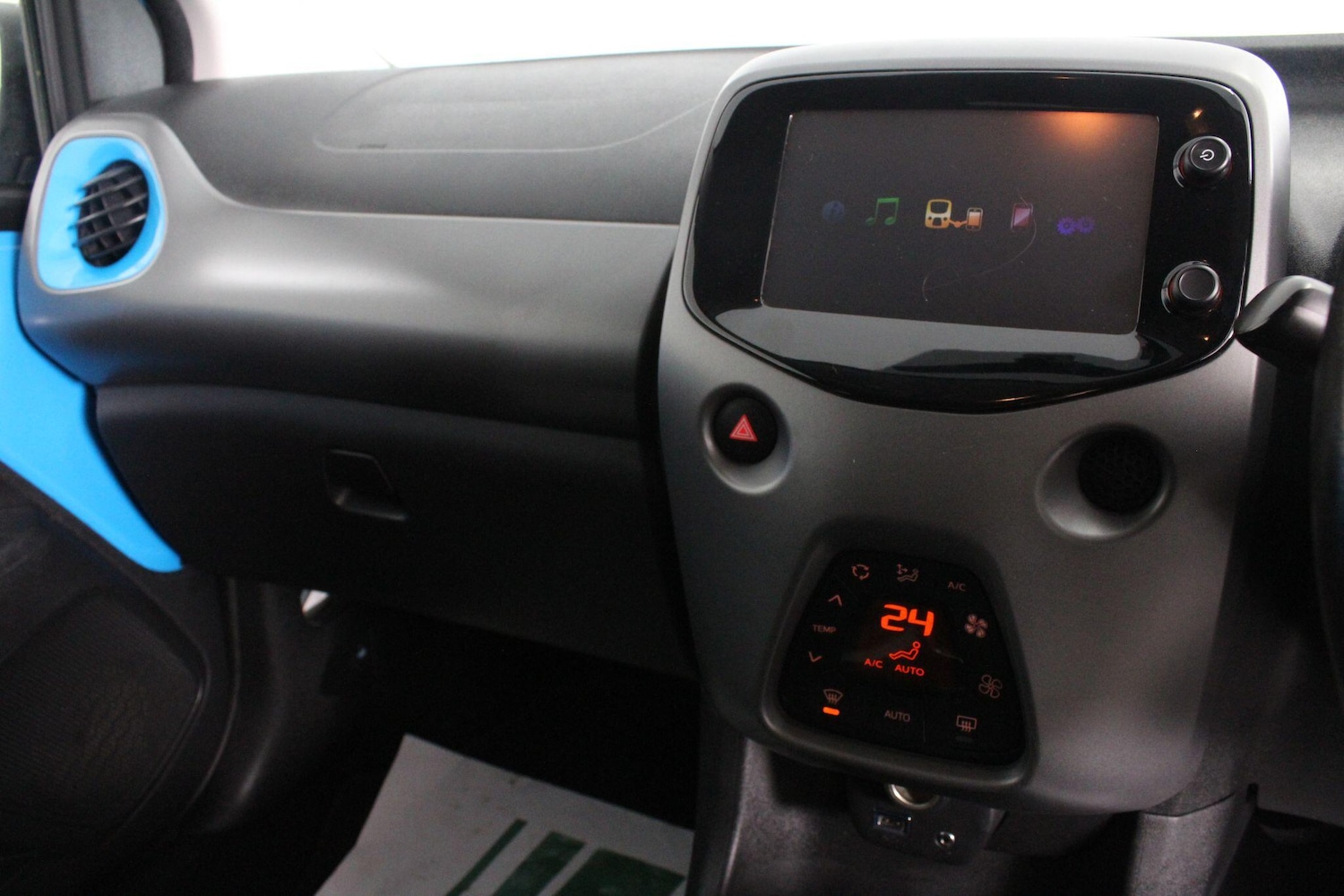 Used Toyota AYGO 2018 for sale - 76991378: Photo 42