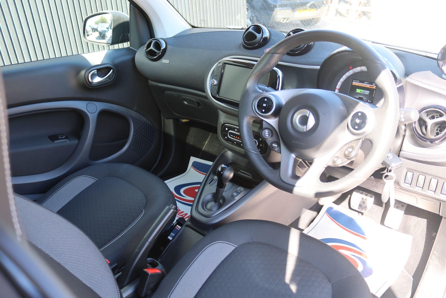 Used smart fortwo 2021 for sale - 78157609: Photo 2