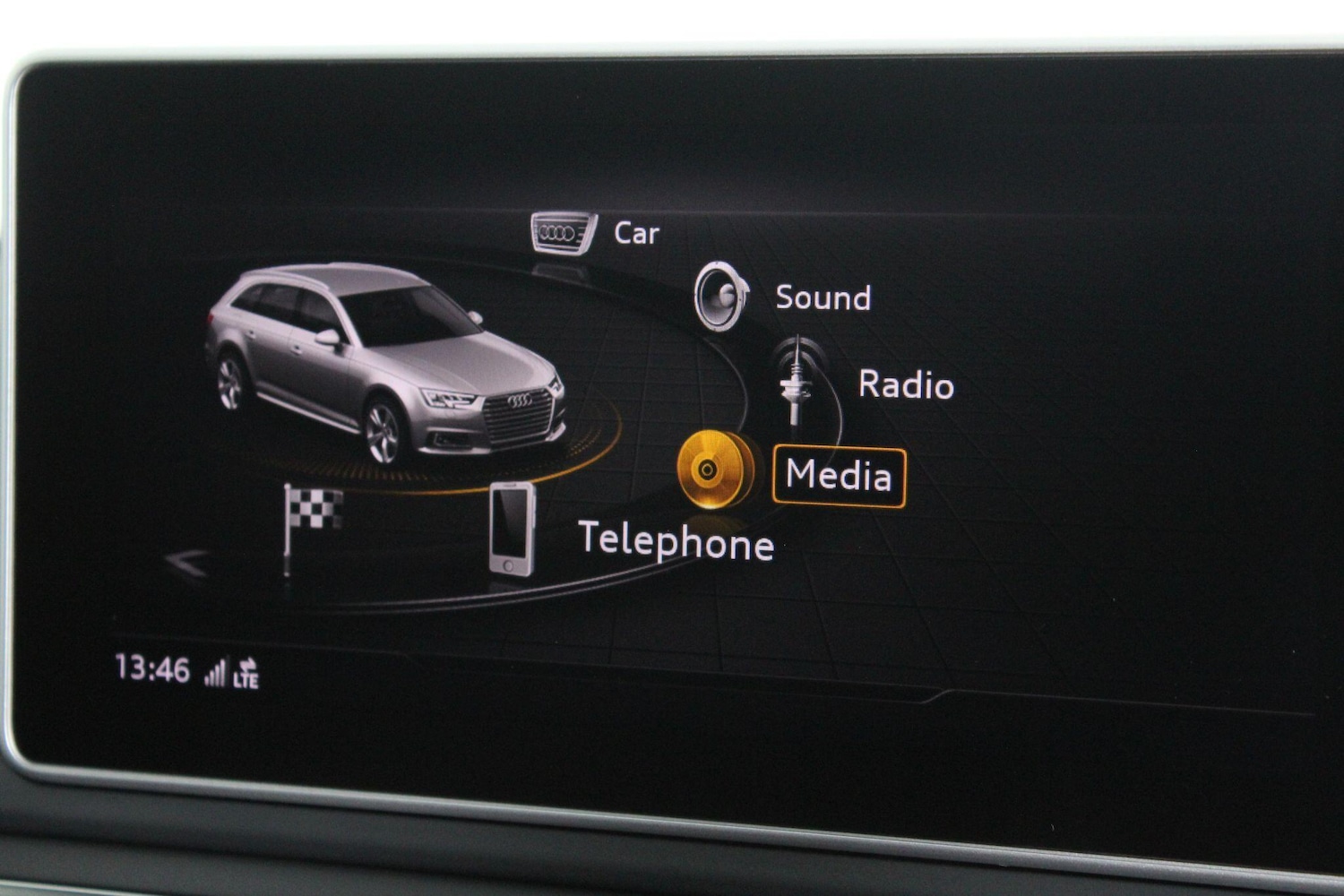 Used Audi A4 Avant for sale - 76997829: Photo 45