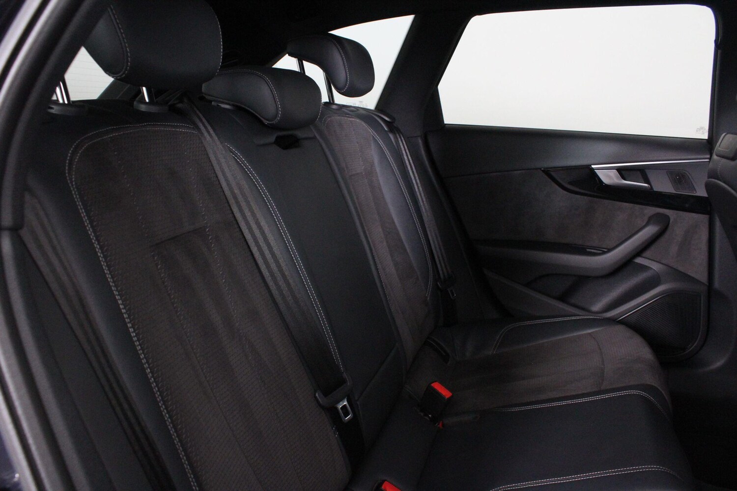 Used Audi A4 Avant for sale - 76997829: Photo 69