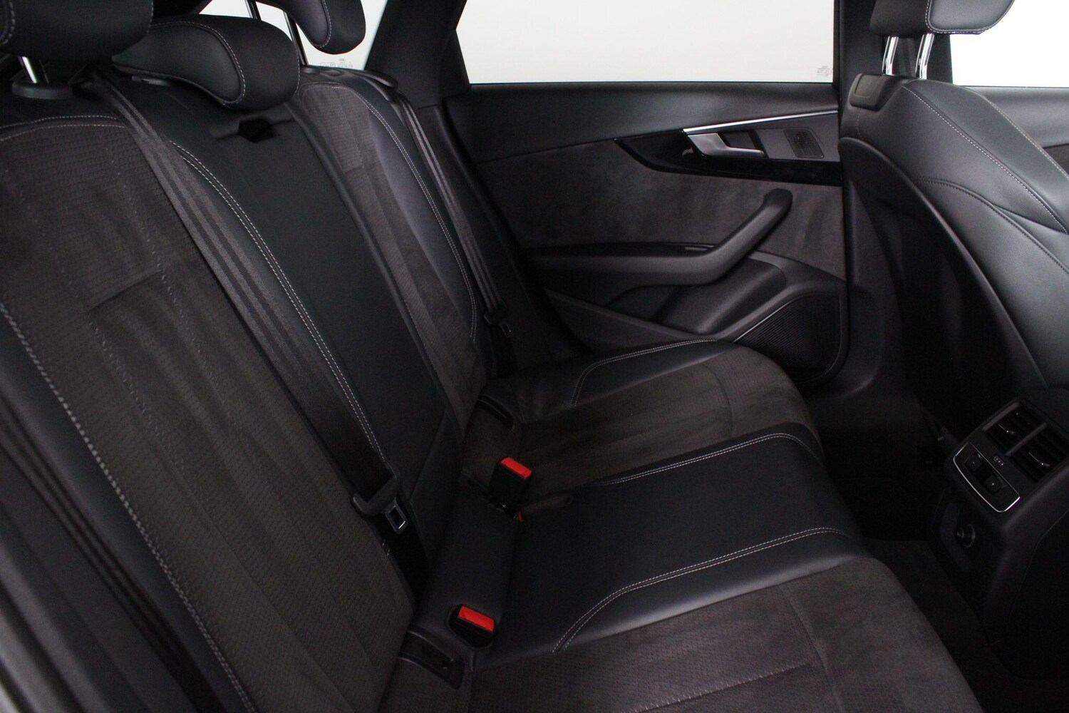 Used Audi A4 Avant for sale - 76997829: Photo 70