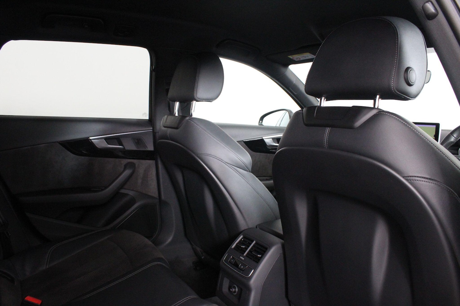 Used Audi A4 Avant for sale - 76997829: Photo 71