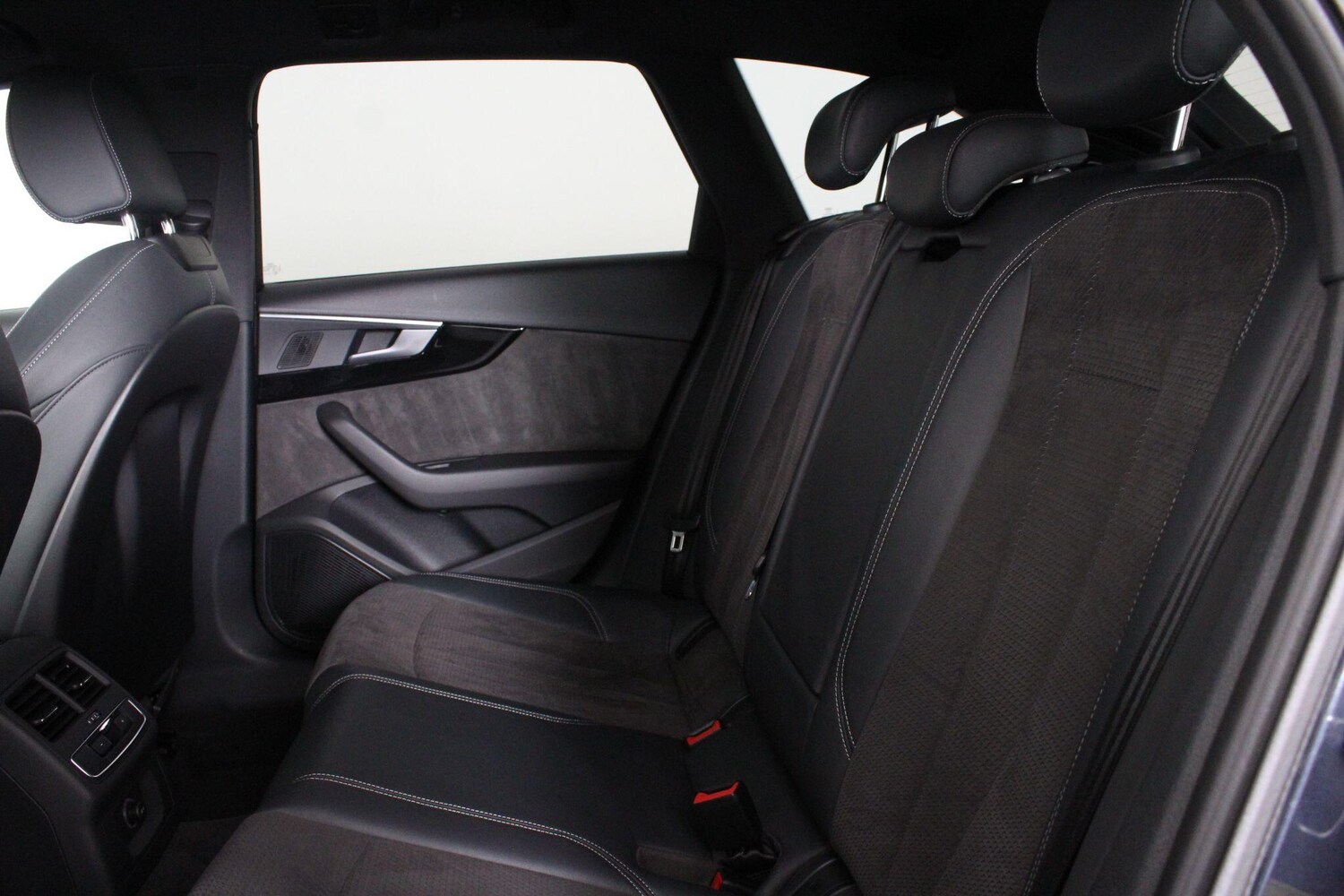 Used Audi A4 Avant for sale - 76997829: Photo 74