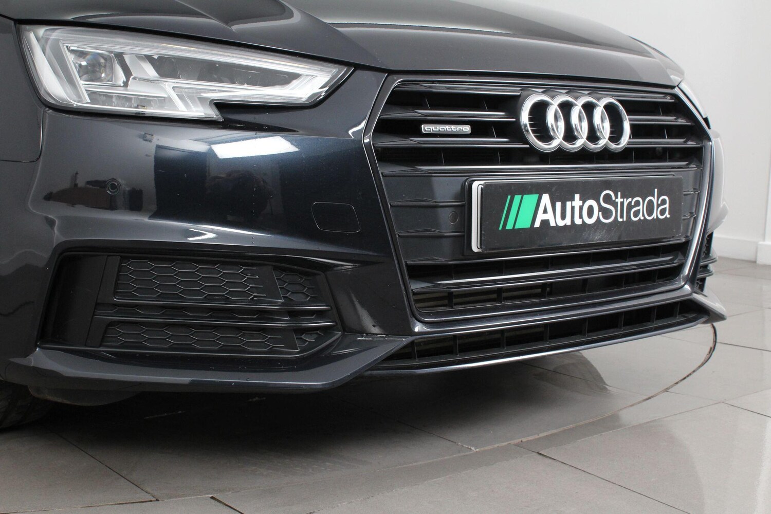 Used Audi A4 Avant for sale - 76997829: Photo 75