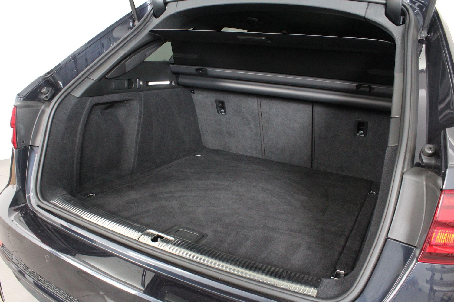 Used Audi A4 Avant for sale - 76997829: Photo 91