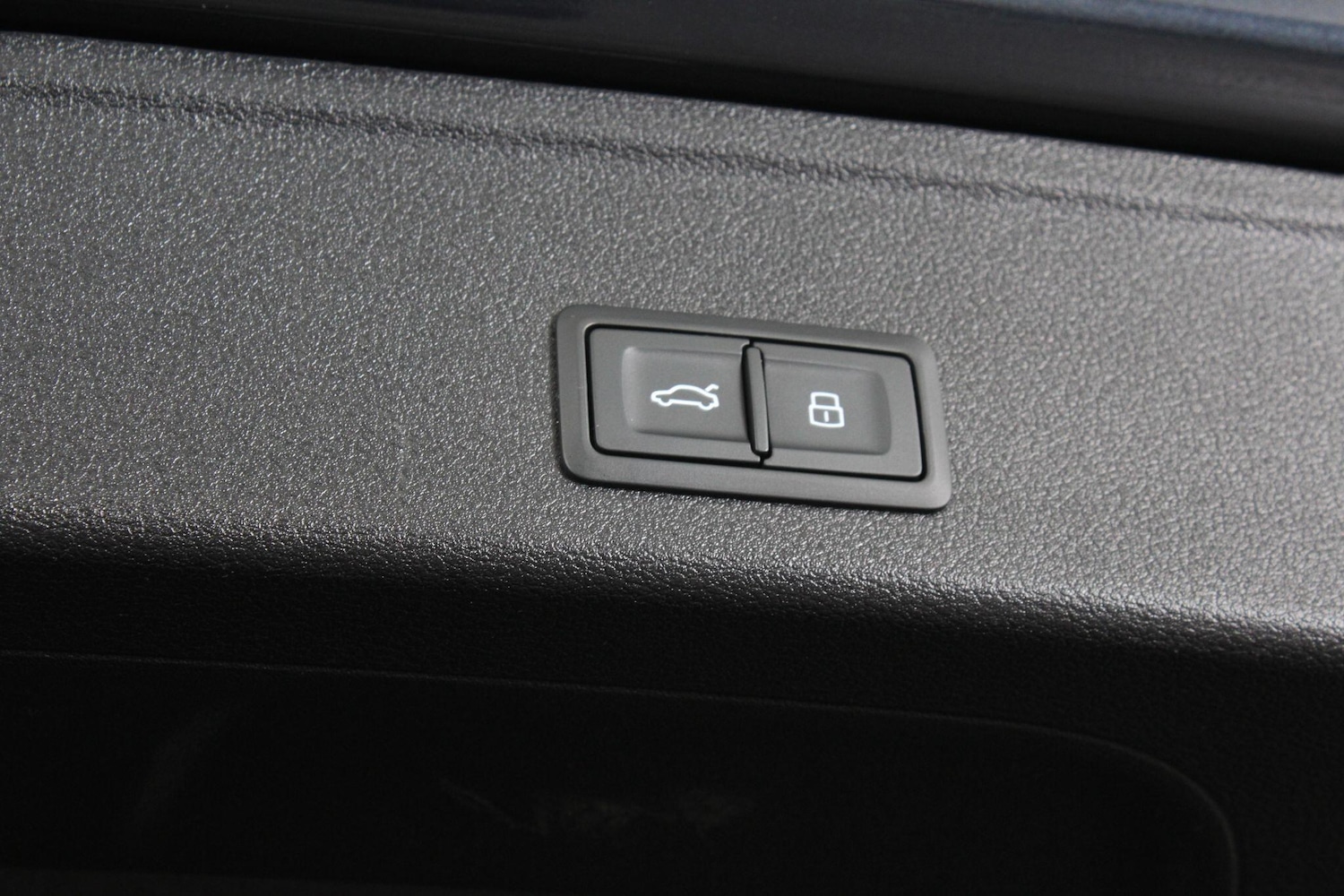 Used Audi A4 Avant for sale - 76997829: Photo 93