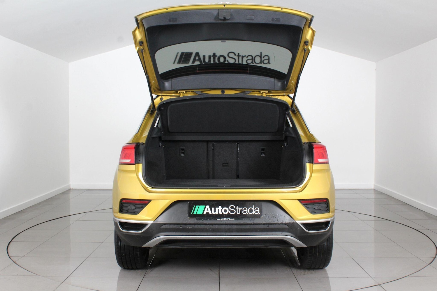 Used Volkswagen T-Roc for sale - 76995943: Photo 21