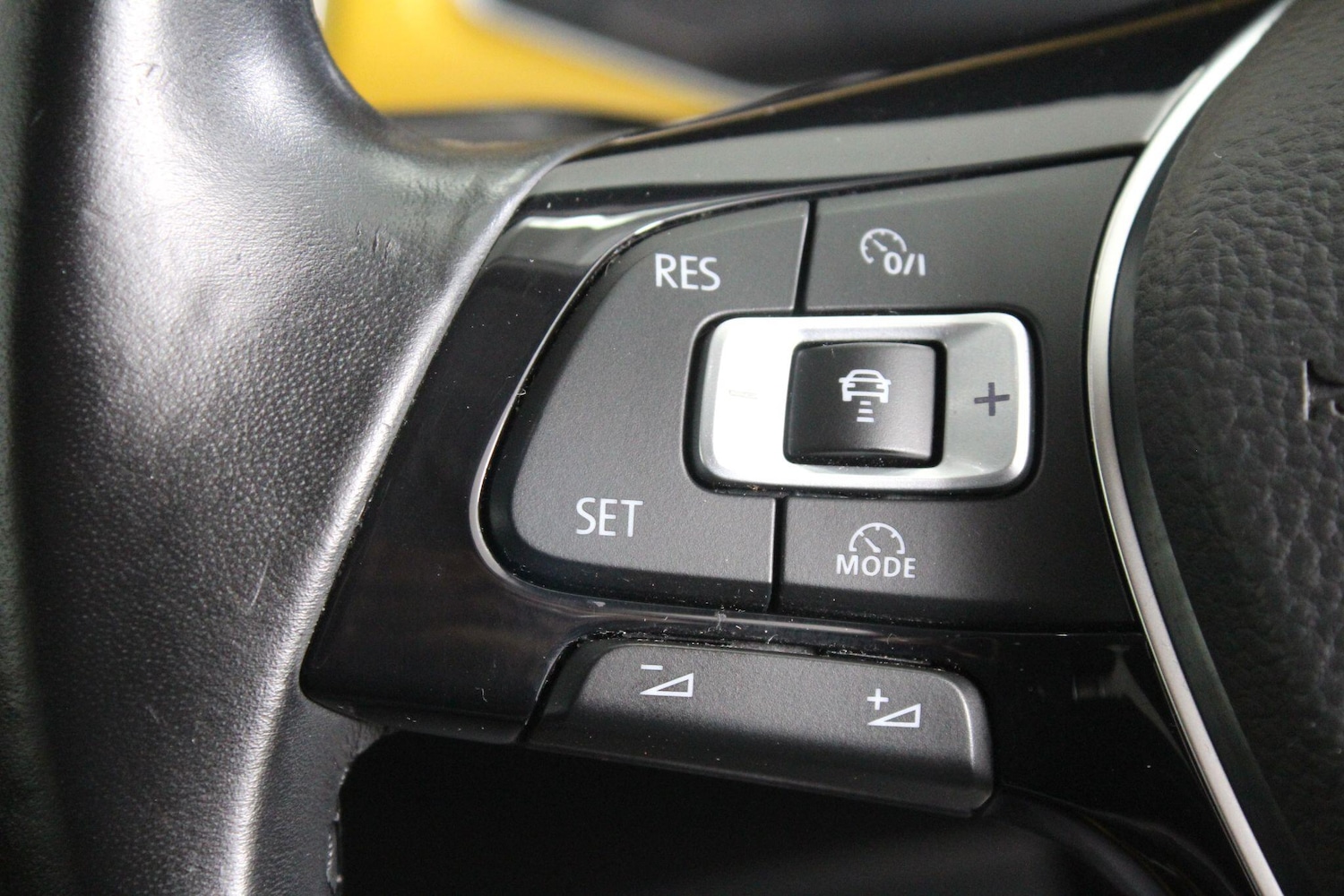 Used Volkswagen T-Roc for sale - 76995943: Photo 26