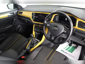 Used Volkswagen T-Roc 2018 for sale - 76995943: Photo