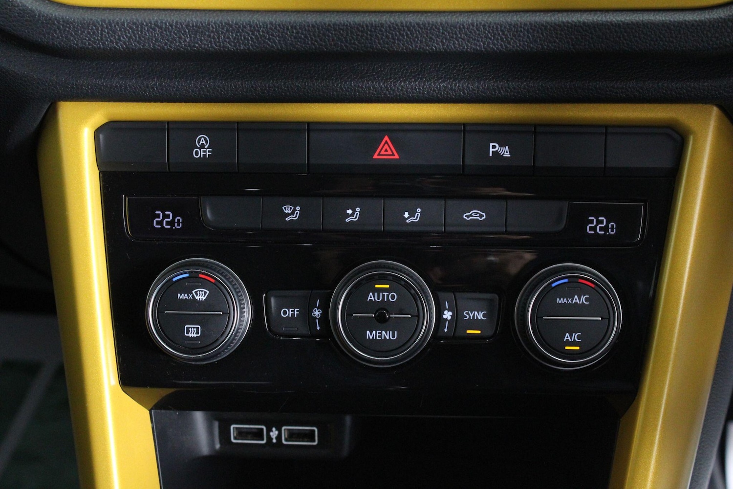 Used Volkswagen T-Roc for sale - 76995943: Photo 41